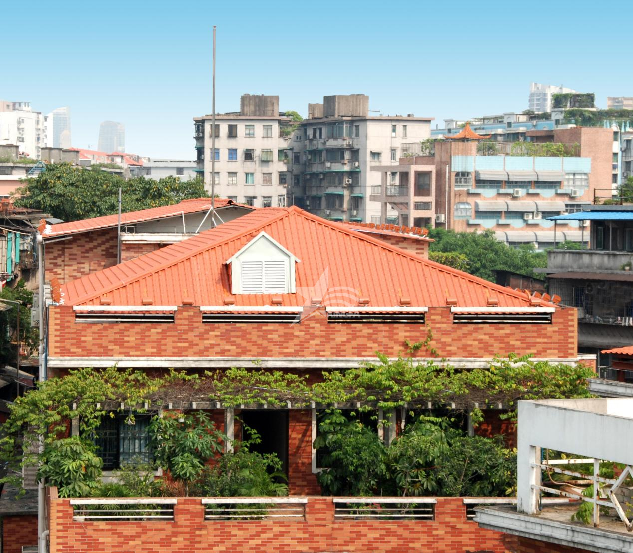 新農村建房：琉璃瓦與合成樹(shù)脂瓦對比，何者更適合？