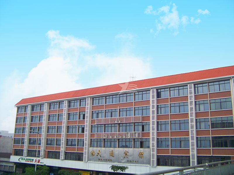 合成樹(shù)脂瓦：輕材質(zhì)高性能，助力屋面建材市場(chǎng)持續發(fā)展